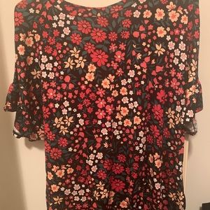 BNWT small Lularoe Dahl shirt